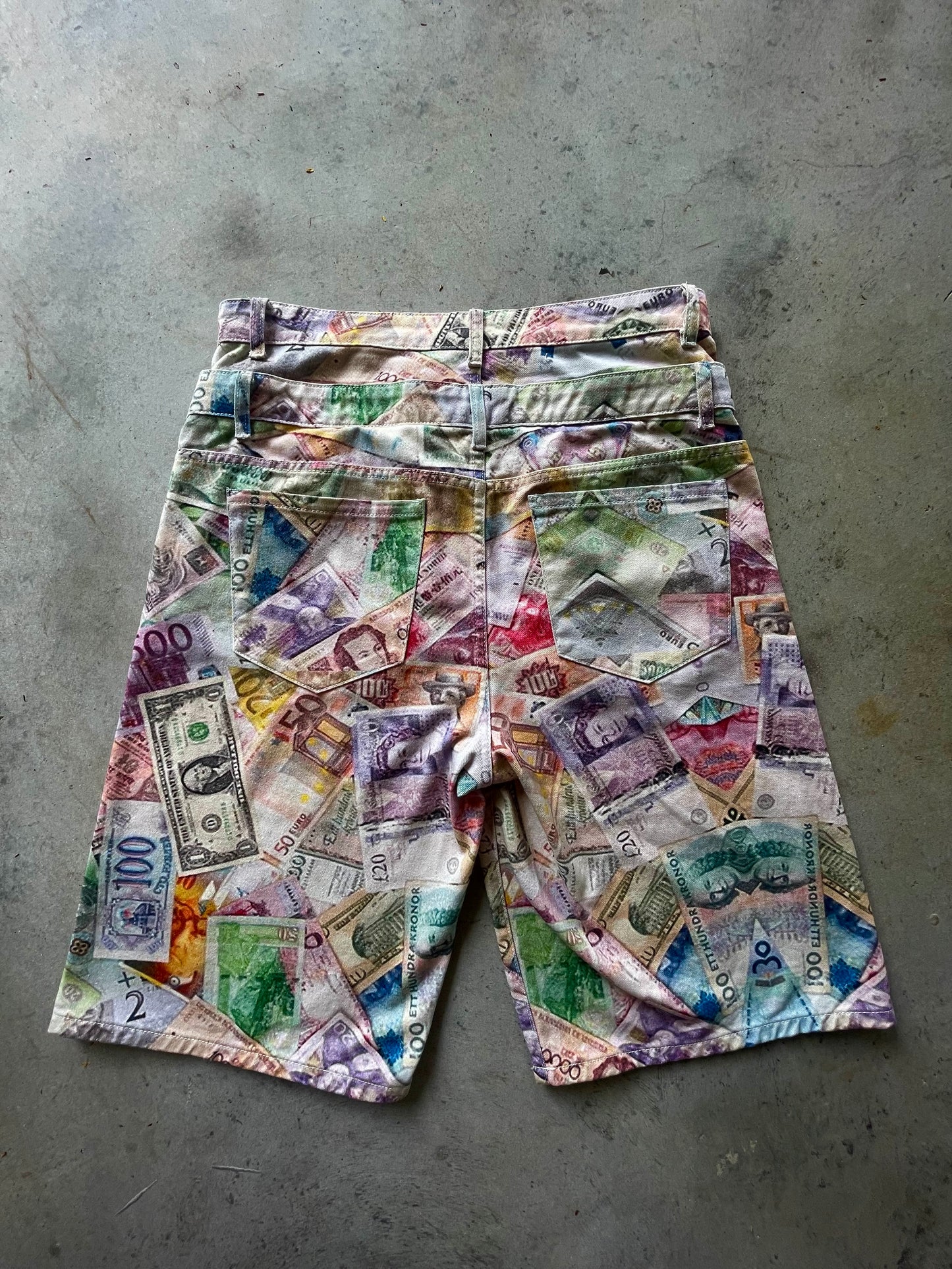 World currency Jorts